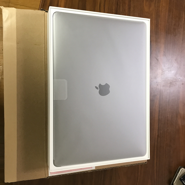 Apple MacBook Pro 15インチ 第8世代Corei7 512GB