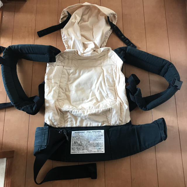 Ergobaby(エルゴベビー)のエルゴ 抱っこ紐 キッズ/ベビー/マタニティの外出/移動用品(抱っこひも/おんぶひも)の商品写真