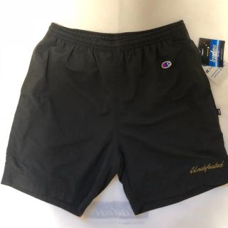 アンディフィーテッド(UNDEFEATED)のundefeated x champion shorts M 新品未使用(ショートパンツ)