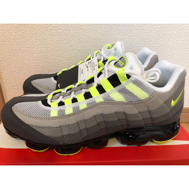 NIKE(ナイキ)の送料込み NIKE AIR VAPORMAX 95 イエロー 28.5 cm メンズの靴/シューズ(スニーカー)の商品写真