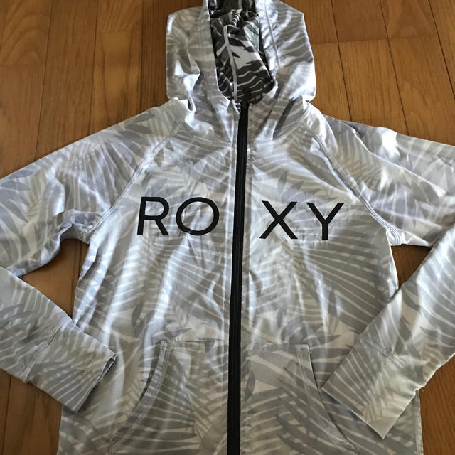 Roxy(ロキシー)のロキシー✨ラッシュガード スポーツ/アウトドアのスポーツ/アウトドア その他(サーフィン)の商品写真