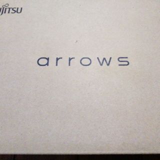 フジツウ(富士通)のarrows M03 white 未使用新品(携帯電話本体)