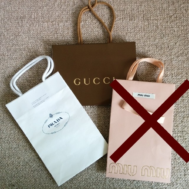 Gucci(グッチ)のオピニオン様専用☆GUCCIのみ　ブランド紙袋まとめ売り レディースのバッグ(ショップ袋)の商品写真