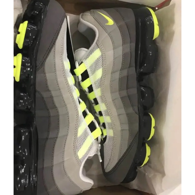 NIKE(ナイキ)の【28.5cm】NIKE AIR VAPORMAX 95 NEON YELLOW メンズの靴/シューズ(スニーカー)の商品写真