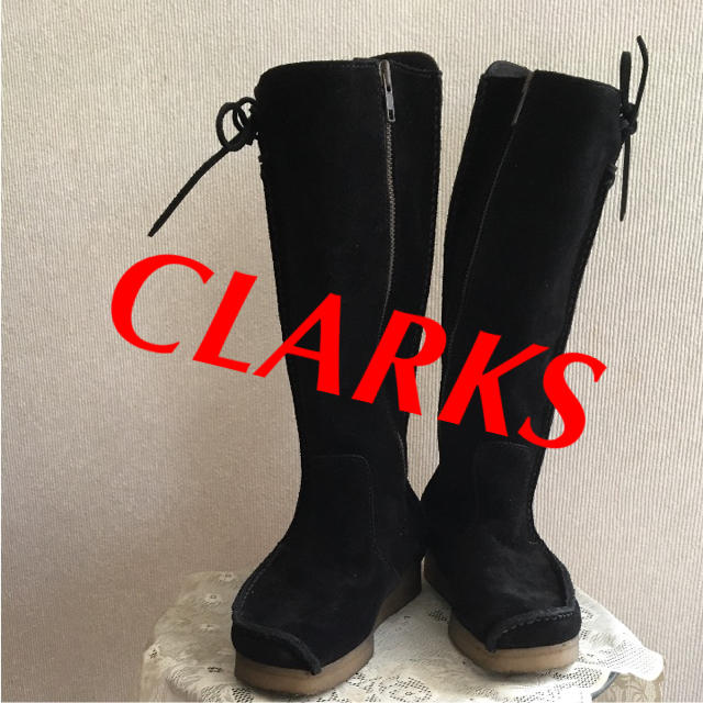 最安値に挑戦】 Clarks 23.5㎝ レア クラークス ブラック スウェード ブーツ CLARKS - ブーツ