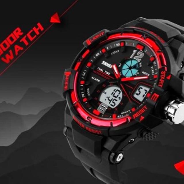 ■新品■　赤　デュアルディスプレイ　防水ダイバーズ　ウォッチ メンズの時計(腕時計(デジタル))の商品写真