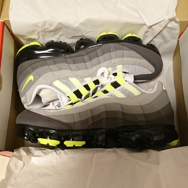 NIKE(ナイキ)のNIKE AIR VAPORMAX 95 US9.5 27.5 メンズの靴/シューズ(スニーカー)の商品写真