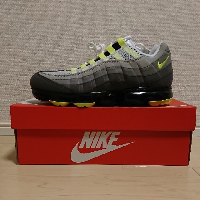 NIKE(ナイキ)のNIKE AIR VAPORMAX 95 US9.5 27.5 メンズの靴/シューズ(スニーカー)の商品写真