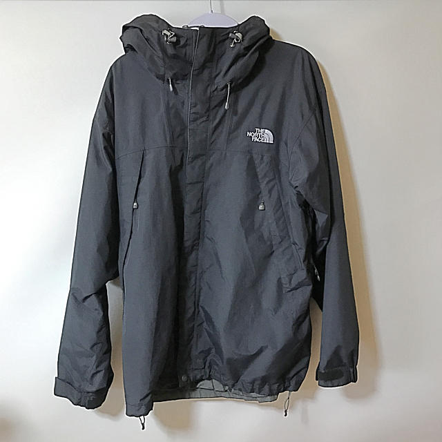 THE NORTH FACE(ザノースフェイス)のTHE NORTH FACE スクープジャケット 黒 L メンズのジャケット/アウター(ナイロンジャケット)の商品写真