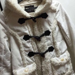 トゥララ(TRALALA)のダッフルコート♡中モコモコで保温効果有♡(ダッフルコート)