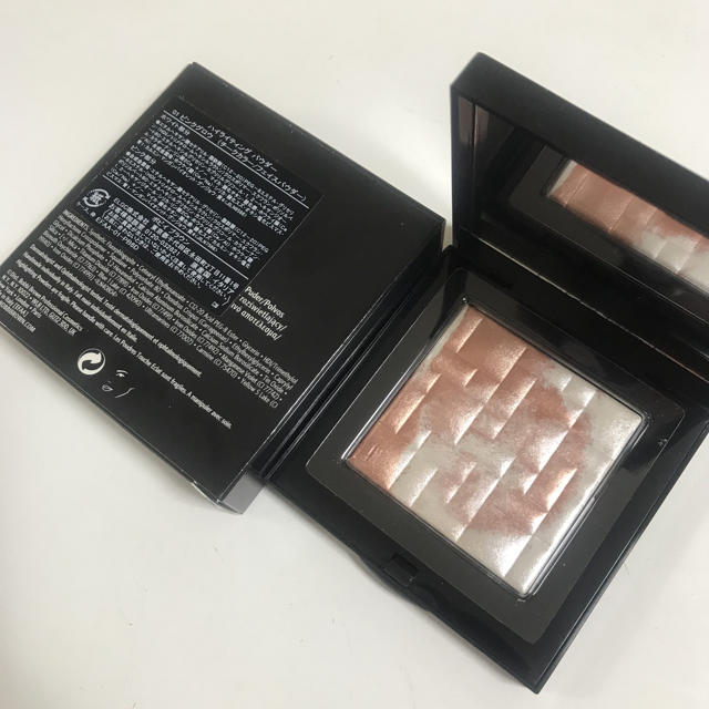 BOBBI BROWN(ボビイブラウン)の新品 ボビイブラウン ハイライティングパウダー ピンクグロウ コスメ/美容のベースメイク/化粧品(フェイスパウダー)の商品写真