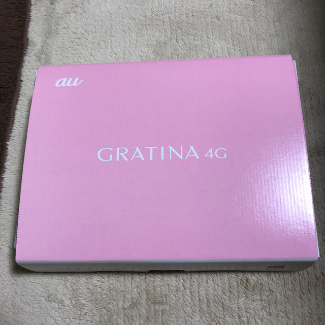 京セラ(キョウセラ)のSIMフリー au ガラホ GRATINA4G ピンク 新品 未使用 スマホ/家電/カメラのスマートフォン/携帯電話(携帯電話本体)の商品写真