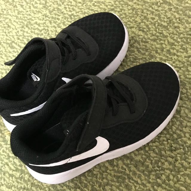 NIKE(ナイキ)のナイキ タンジュン15cm キッズ/ベビー/マタニティのキッズ靴/シューズ(15cm~)(スニーカー)の商品写真