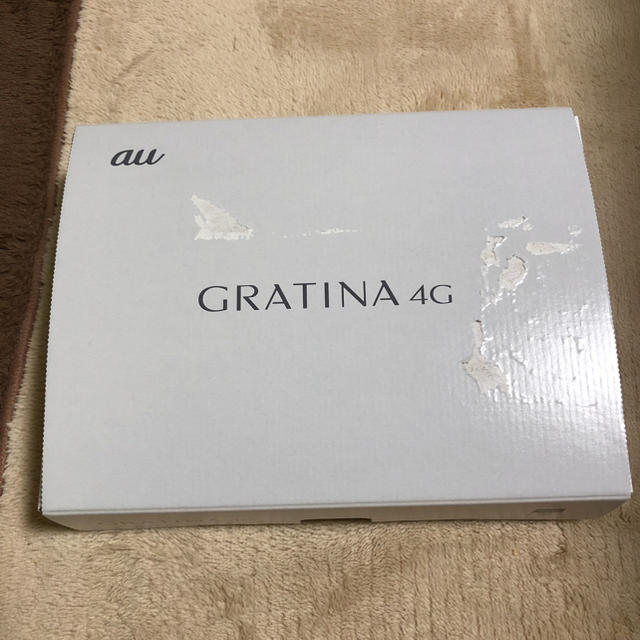 京セラ(キョウセラ)のSIMフリー au ガラホ GRATINA4G 白 新品 未使用 スマホ/家電/カメラのスマートフォン/携帯電話(携帯電話本体)の商品写真