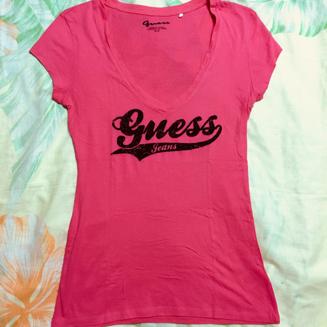 GUESS(ゲス)のguess Tシャツ レディースのトップス(Tシャツ(半袖/袖なし))の商品写真