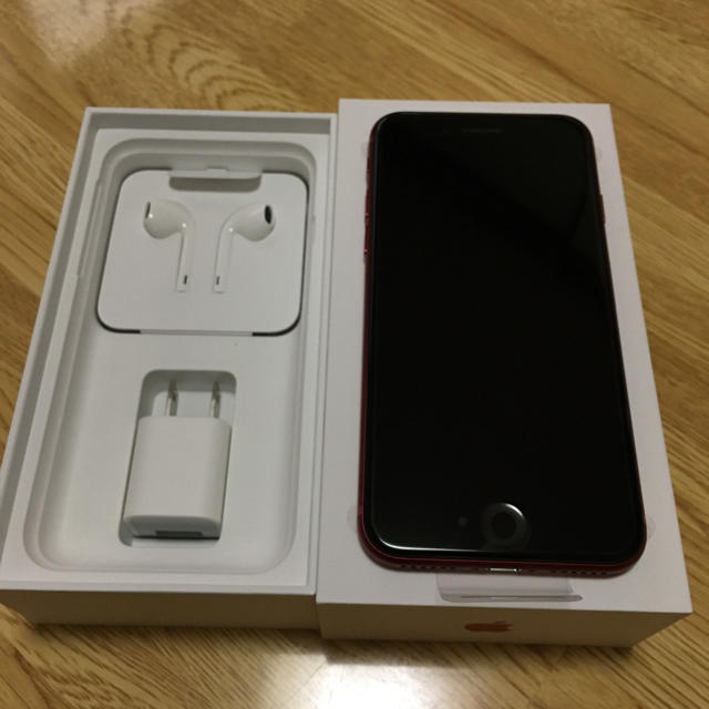 iPhone(アイフォーン)のSIMフリー 新品 未使用 docomo iPhone8 64gb レッド スマホ/家電/カメラのスマートフォン/携帯電話(スマートフォン本体)の商品写真