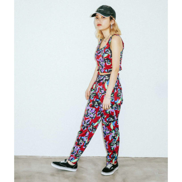 X-girl(エックスガール)のxgirl #1 ROMEO FLOWER TUCK PANTS  メンズのパンツ(スラックス)の商品写真