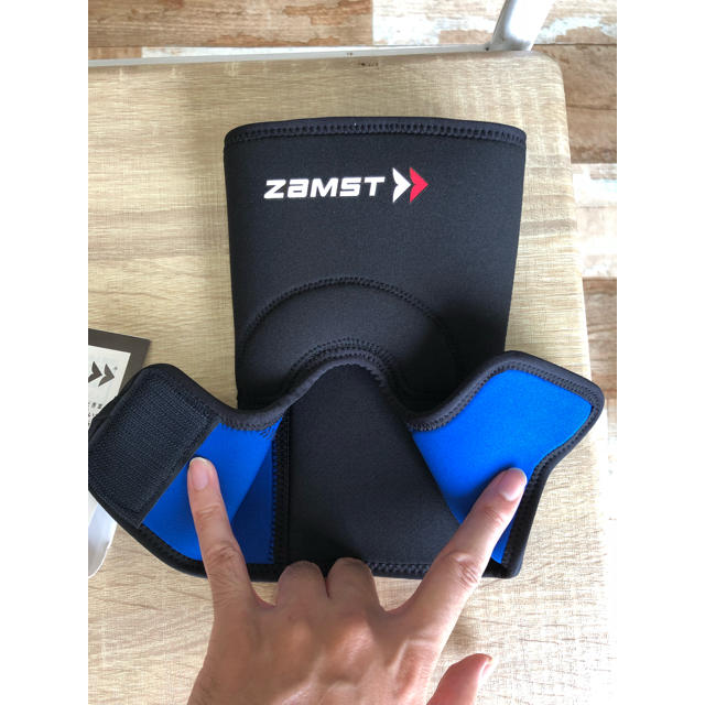 ZAMST(ザムスト)のザムスト ジュニア ヒザサポーター Lサイズ 軽い圧迫、保護に 9才〜12才目安 スポーツ/アウトドアのスポーツ/アウトドア その他(その他)の商品写真