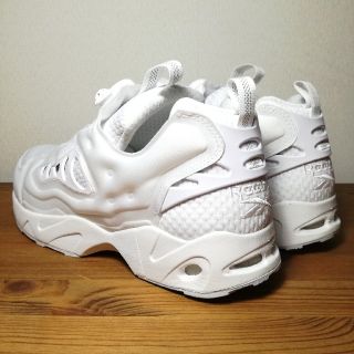 リーボック(Reebok)の新品 限定価格 Reebok Pump Fury Road All White(スニーカー)