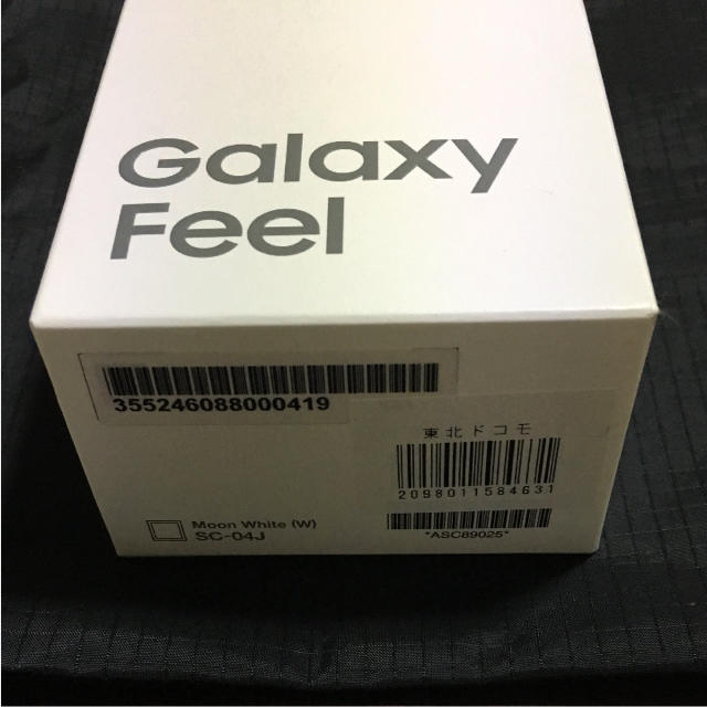 simフリー可 Galaxy Feel White 32 GB docomo