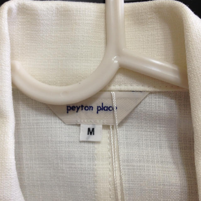 Peyton Place(ペイトンプレイス)のペイトンプレイス、白ジャケット レディースのジャケット/アウター(テーラードジャケット)の商品写真