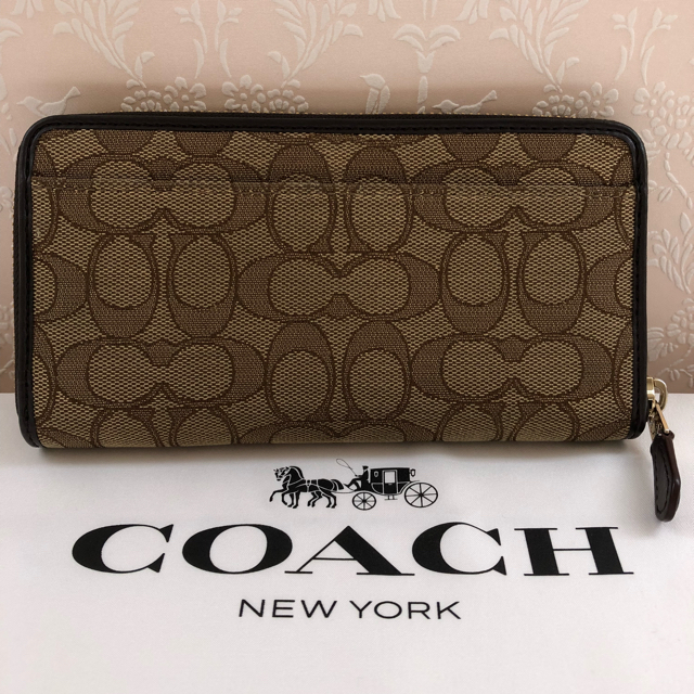 COACH(コーチ)の値下げ！コーチ ラウンドファスナー 長財布 レディースのファッション小物(財布)の商品写真