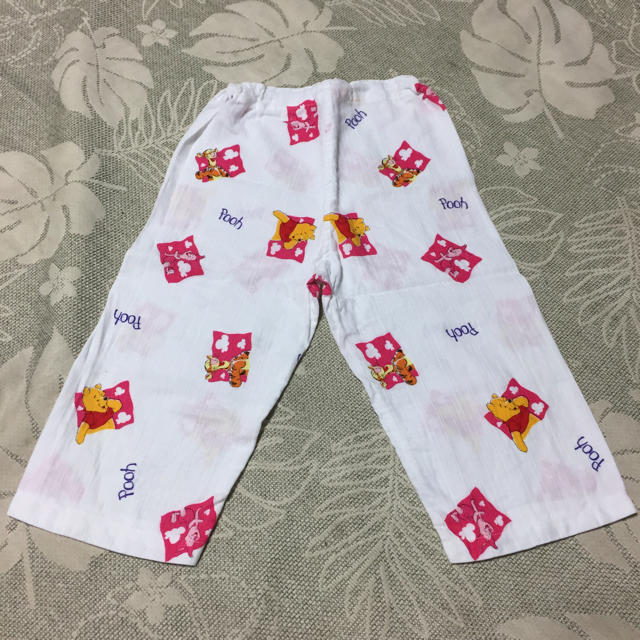 くまのプーさん(クマノプーサン)のパジャマ  くまのプーさん 130 キッズ/ベビー/マタニティのキッズ服女の子用(90cm~)(パジャマ)の商品写真
