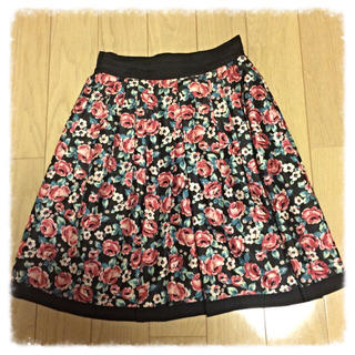 ナチュラルビューティーベーシック(NATURAL BEAUTY BASIC)のお花柄♡スカート(ひざ丈スカート)