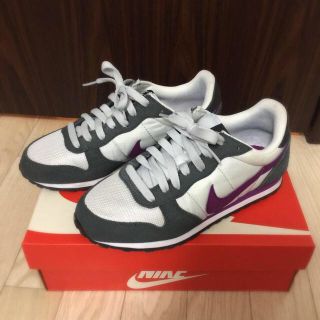 ナイキ(NIKE)のNIKE スニーカー  ジニコ (スニーカー)