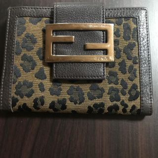 フェンディ(FENDI)のFENDI折財布(財布)