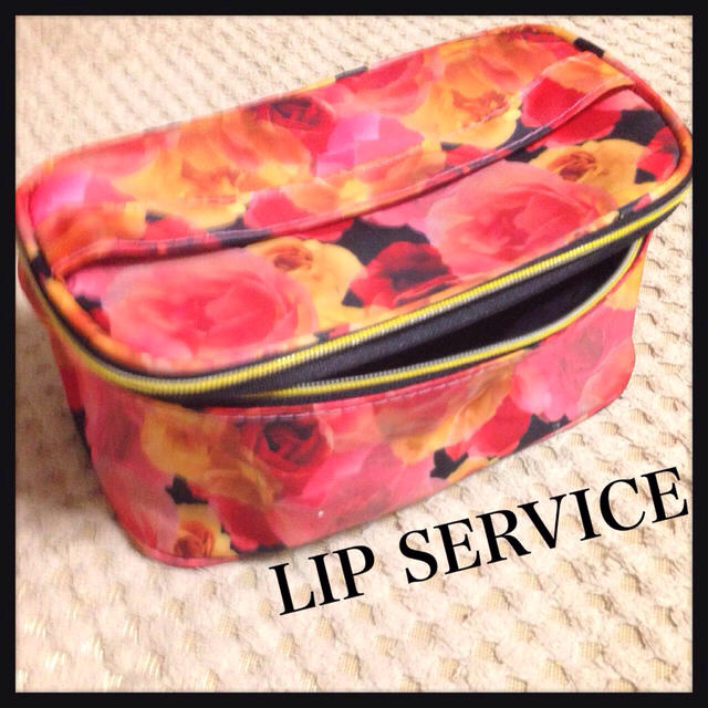 LIP SERVICE(リップサービス)のLIP SERVICE 化粧ポーチ レディースのファッション小物(ポーチ)の商品写真
