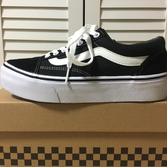 VANS(ヴァンズ)の【VANS】OLD SKOOL PLAT レディースの靴/シューズ(スニーカー)の商品写真