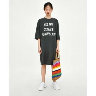 ザラ(ZARA)の完売品 ザラ ロゴT プリント テキスト Tシャツワンピ ロング マキシ KBF(ロングワンピース/マキシワンピース)