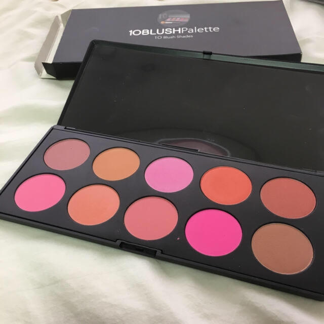 Coastal Scents(コースタルセンツ)のCoastal Scents 10 Blush Palette コスメ/美容のベースメイク/化粧品(チーク)の商品写真