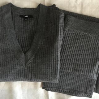 ユニクロ(UNIQLO)のUNIQLO(ユニクロ)Vネックニット&ニットスカート(セット/コーデ)