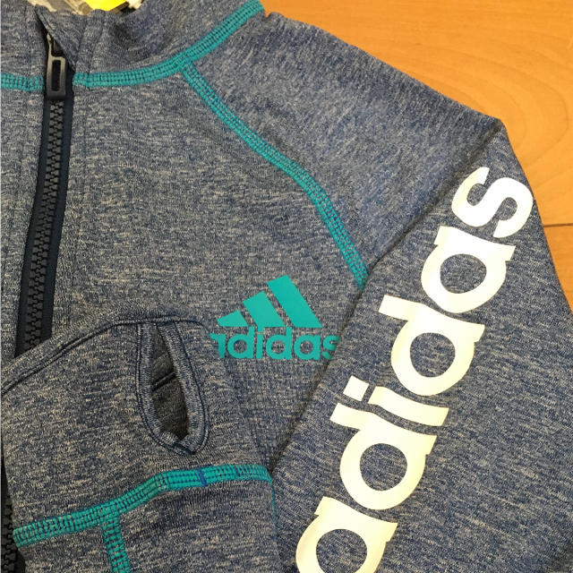 adidas(アディダス)の新品 アディダス ラッシュガード フルジップ 140 キッズ/ベビー/マタニティのキッズ服男の子用(90cm~)(水着)の商品写真