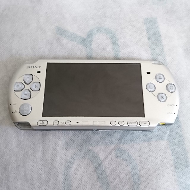 PlayStation Portable(プレイステーションポータブル)のPSPｰ3000 エンタメ/ホビーのゲームソフト/ゲーム機本体(携帯用ゲーム機本体)の商品写真