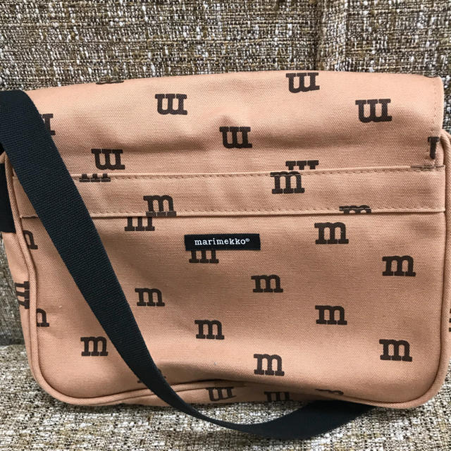 marimekko(マリメッコ)のoumu-様専用 美品 マリメッコ ロゴ ショルダーバッグ レディースのバッグ(ショルダーバッグ)の商品写真
