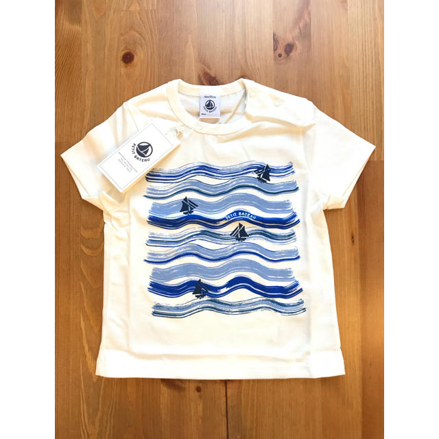 PETIT BATEAU(プチバトー)のkona様専用♡18m プチバトー ライトコットンプリント半袖Ｔシャツ キッズ/ベビー/マタニティのベビー服(~85cm)(Ｔシャツ)の商品写真