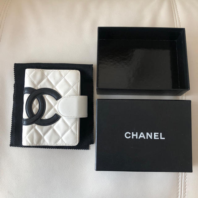 CHANEL カンボンライン白黒 手帳カバー