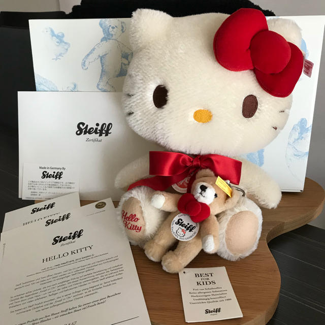 ぬいぐるみシュタイフ HELLO KITTY 【世界限定2010体】