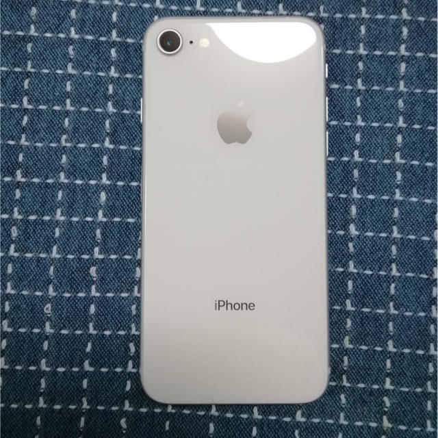 超美品✩.*˚iPhone8 シルバー 64GB au