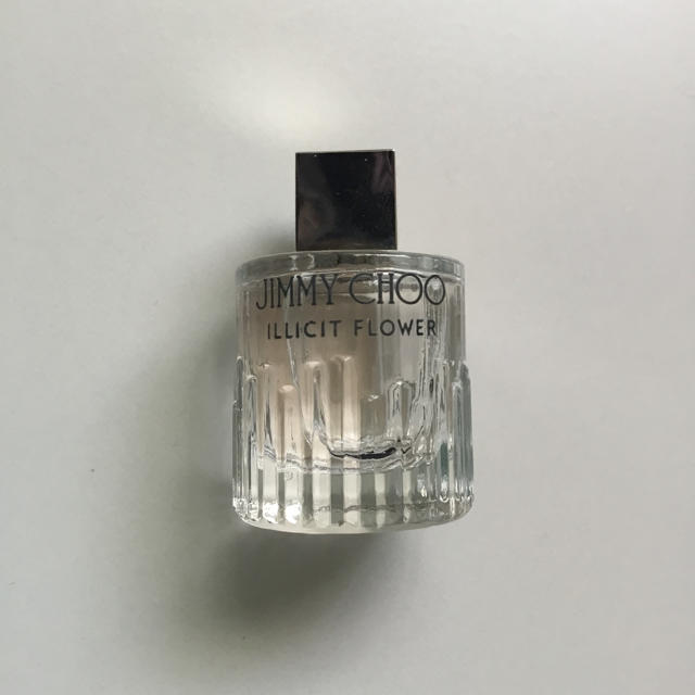 JIMMY CHOO(ジミーチュウ)のJIMMY CHOO  ILLICIT FLOWER  香水 コスメ/美容の香水(香水(女性用))の商品写真