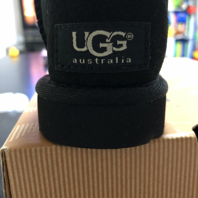 UGG(アグ)のUGG クラッシック ムートンブーツ キッズ/ベビー/マタニティのベビー靴/シューズ(~14cm)(ブーツ)の商品写真