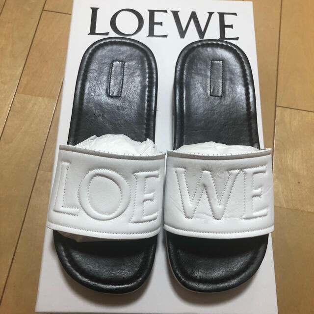 LOEWE(ロエベ)のloewe サンダル ホワイト 42 登坂 ロエベ メンズの靴/シューズ(サンダル)の商品写真