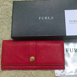 フルラ(Furla)の✨フルラ長財布♡レッド×ゴールド超美品✨(財布)