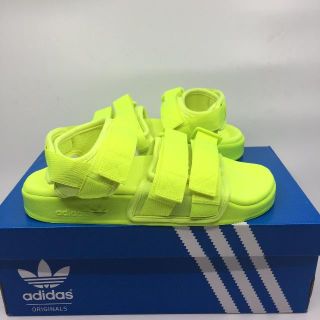 アディダス(adidas)の新品 24.5cm アディダス アディレッタ サンダル イエロー(サンダル)