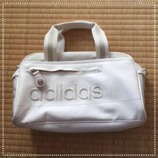 アディダス(adidas)のadidas ミニバッグ(ハンドバッグ)