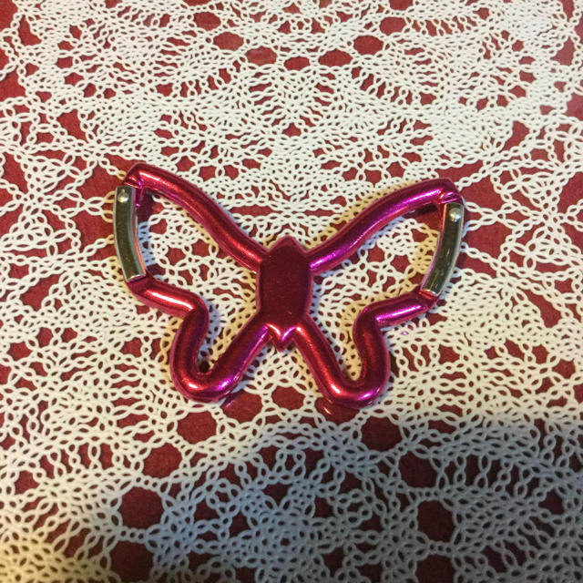 蝶型カラビナ レディースのファッション小物(キーホルダー)の商品写真