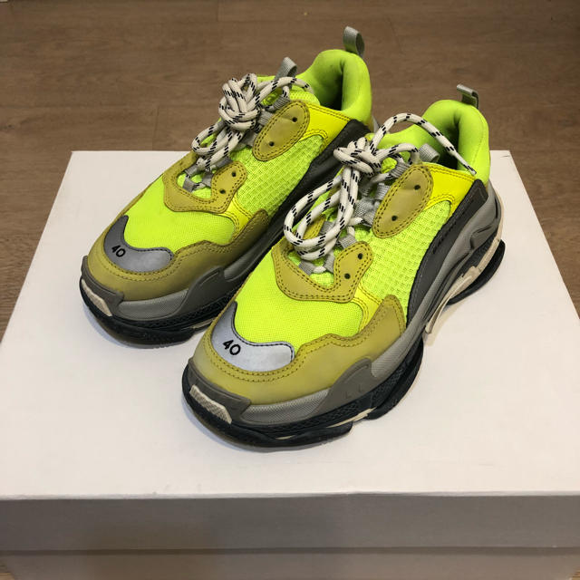 BALENCIAGA triple S イエロー スニーカー